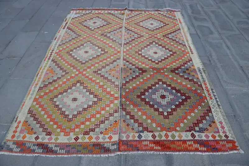 5,6x7,5 ft Teppich, türkischer Vintage-Teppich, Kelim-Teppich mit roten Pflanzen und Bäumen - 1