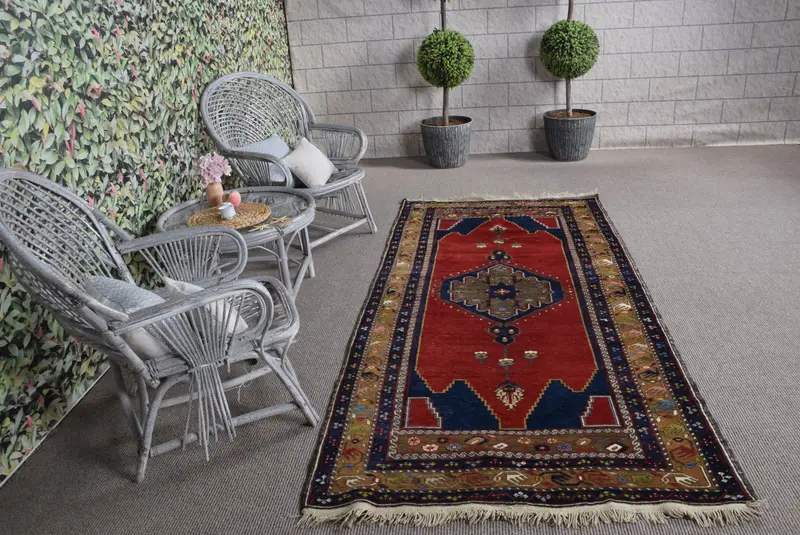 Alfombra de área turca, alfombra vintage de 4,1x8,7 pies, alfombra de lana roja - 1