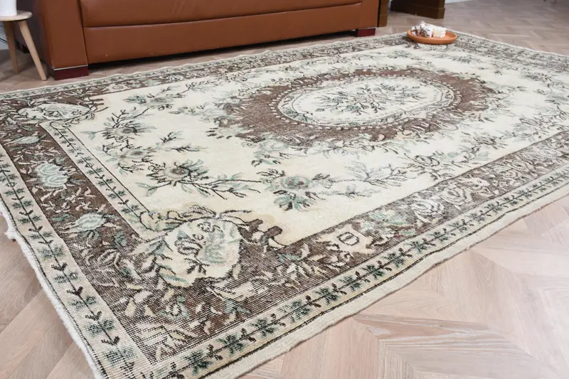5.8x9.2 ft Vintage Oushak Halı, Kahverengi Bordürlü Türk Yün Halısı - 1