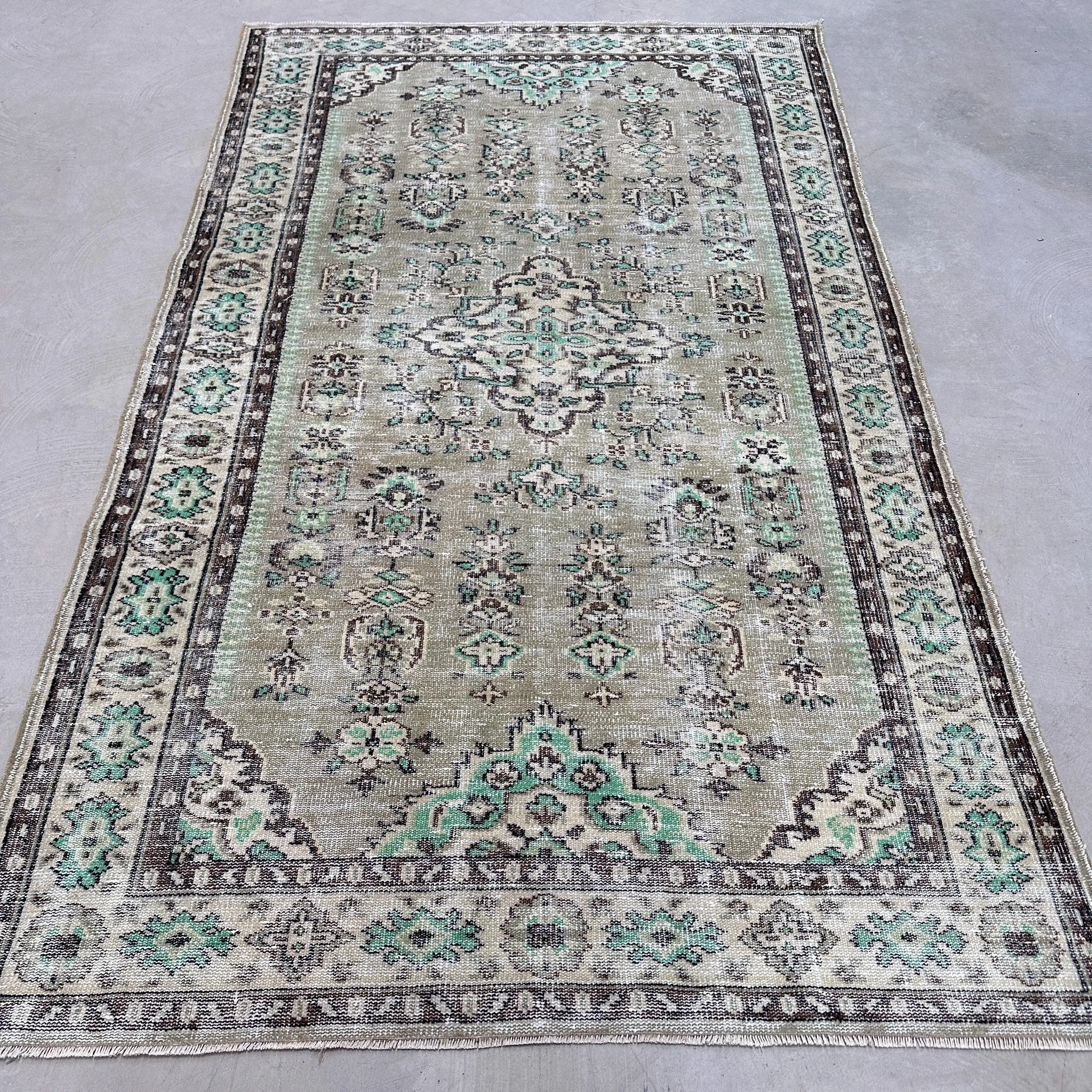 5.5x9.1 ft Türk Halısı, Büyük Vintage Halı, Yeşil Bitkiler ve ağaçlar Halısı - 1