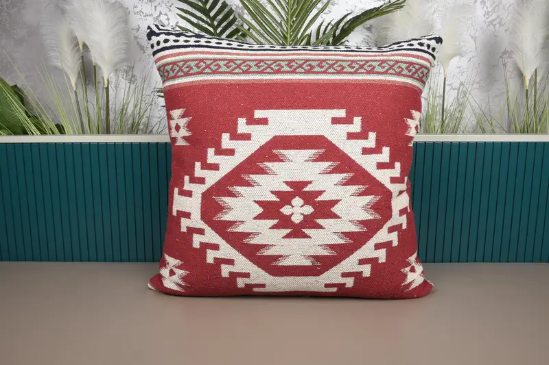 Kırmızı Güneybatı Kırlent, 28x28 İşlemeli Vintage Kırlent