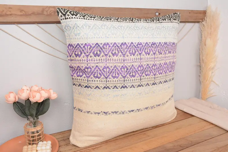 Geometrisch gemustertes Wurfkissen, Vintage besticktes Kissen