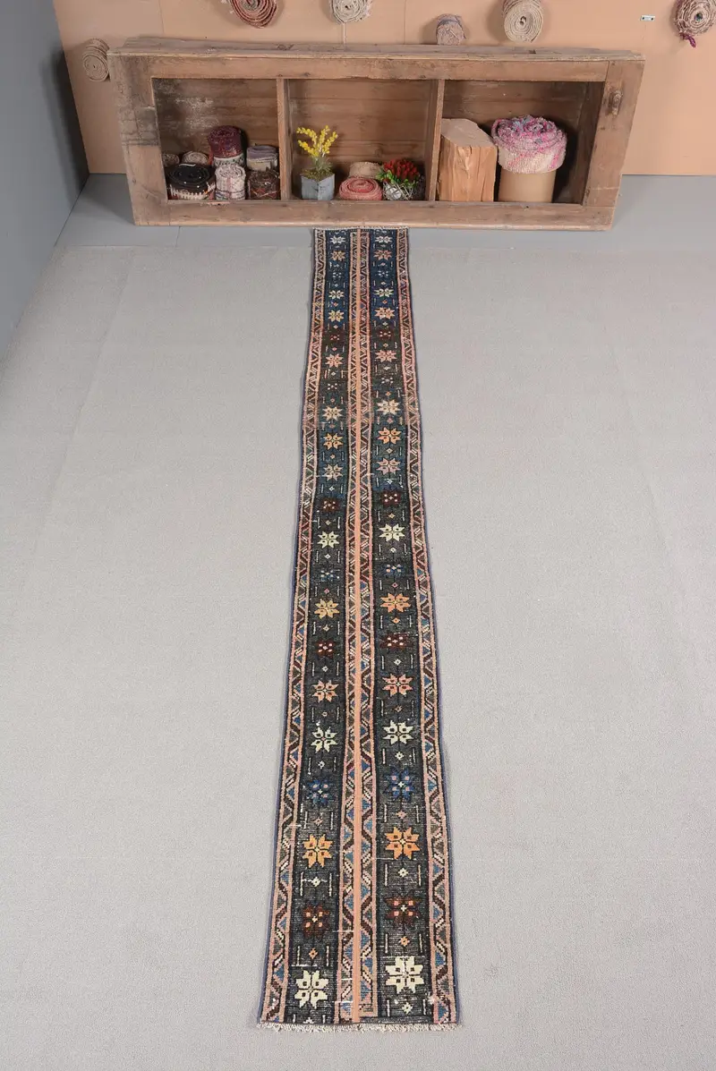 1.2x9.4 ft Halı, Türk Vintage Küçük Halı, Siyah Oushak Halı - 1