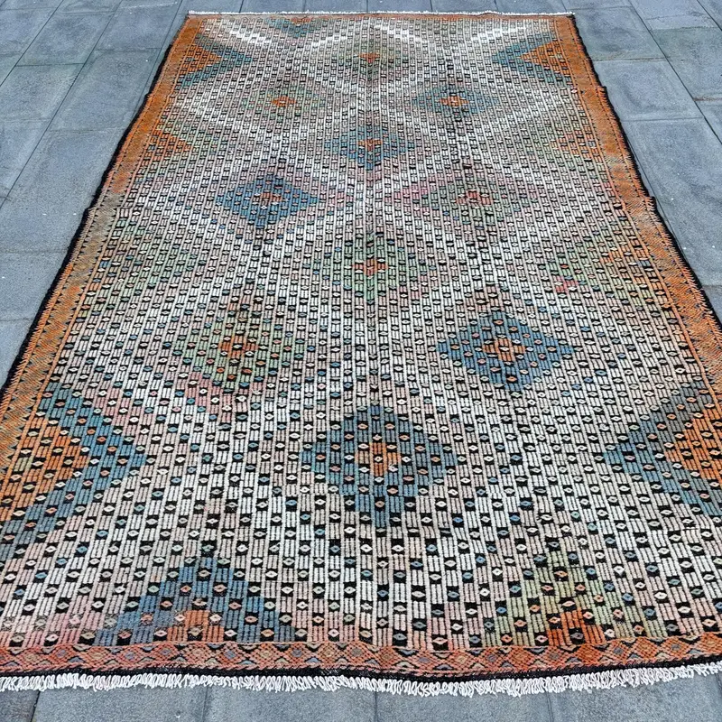 Canlı 6x9 ft Halı, Şık Çizgili ve Geometrik Tasarım