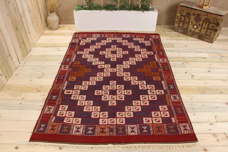 手作りのブルー&レッドラグ、4.3x7.9フィートのボタニカルデザイン