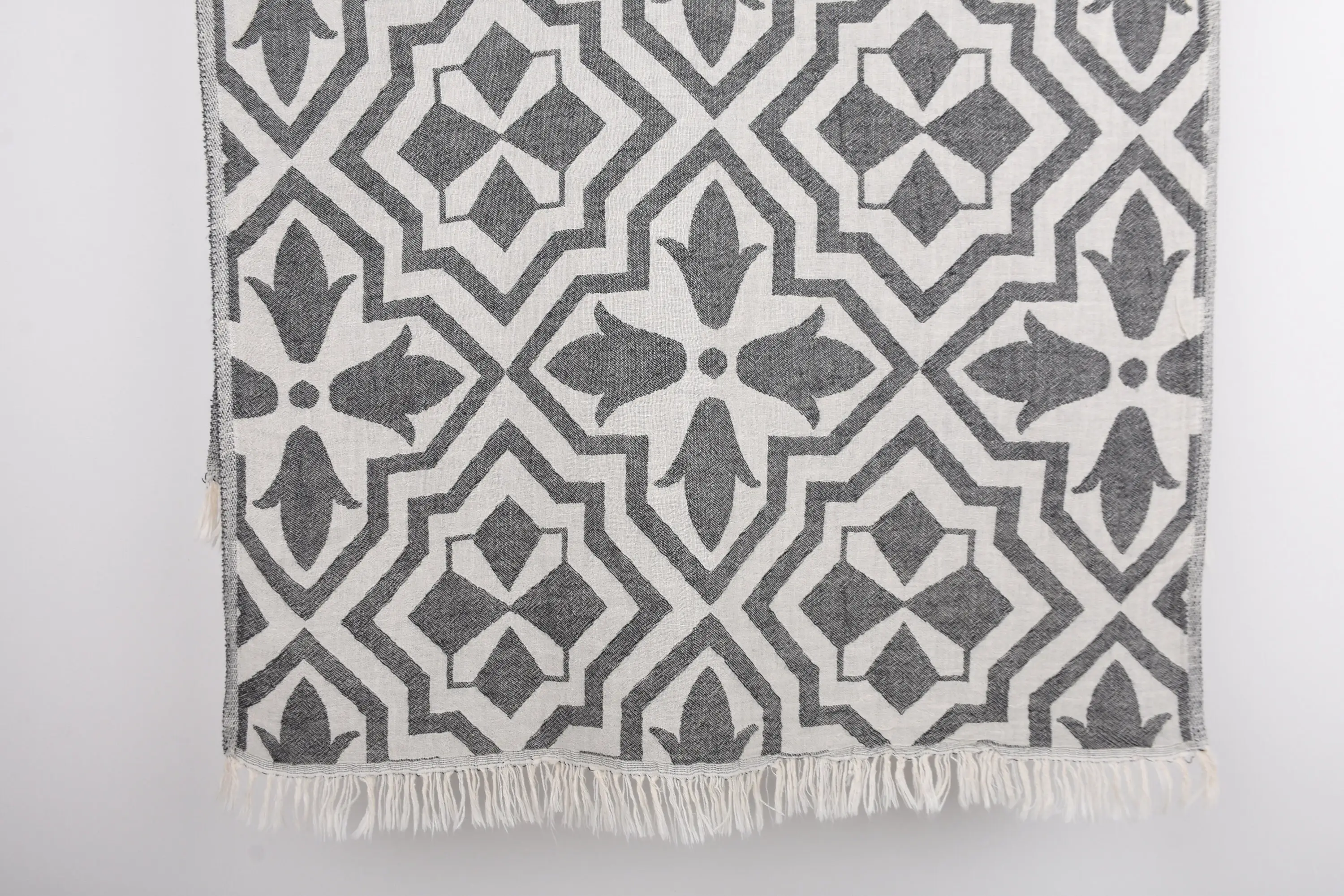 Turkish Hand Towel Black Tulip Patterned Tea Towel, 40x24 Inches - 1