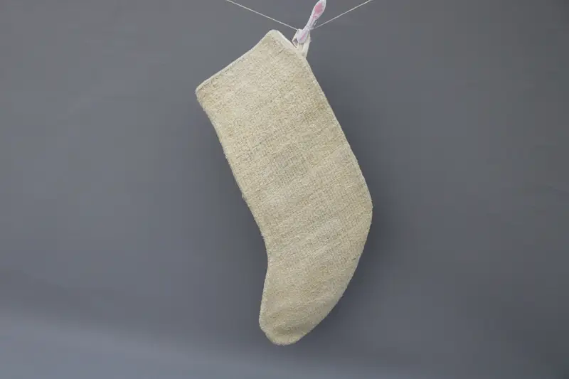 Beyaz Süslemeli Zarif Bej Noel Çorabı, Şenlikli Tatil Dekoru