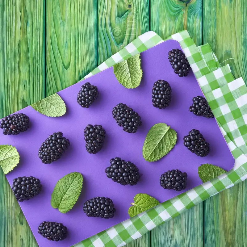 Black Mulberry Glass Cutting Board with Fruit Pattern