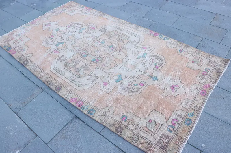 Vintage Halı 4.1x7.9 ft, Kahverengi Pembe Çiçekli Yün Türk Halısı
