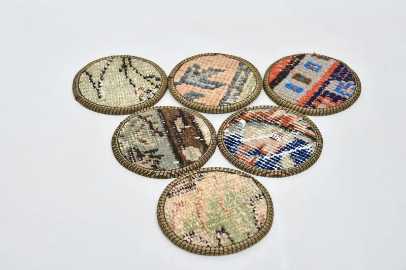 Runde Untersetzer in Bohemian-Beige und Bronze, stilvolle Bohemian-Untersetzer