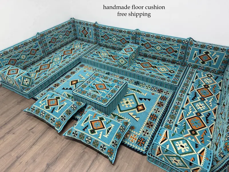 ブルーとグリーンのキリム風パターンのモジュール式オットマン、ビクトリア様式のオットマン