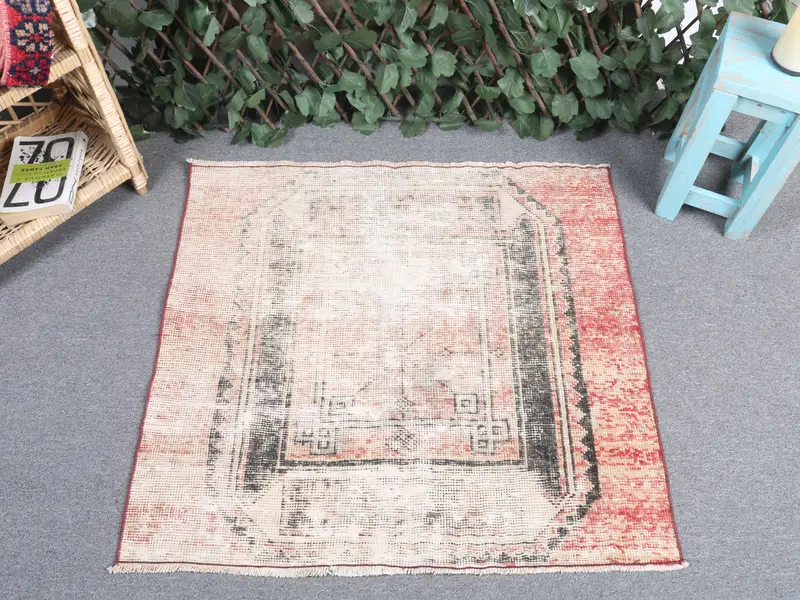 Beige & Red Rug, 3x2.7 ft Geometric Floral Design