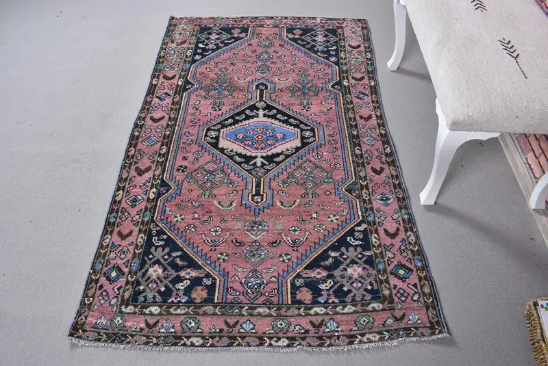 ピンク & ブルーの水玉模様のラグ、3.7x6 フィートのシックな追加