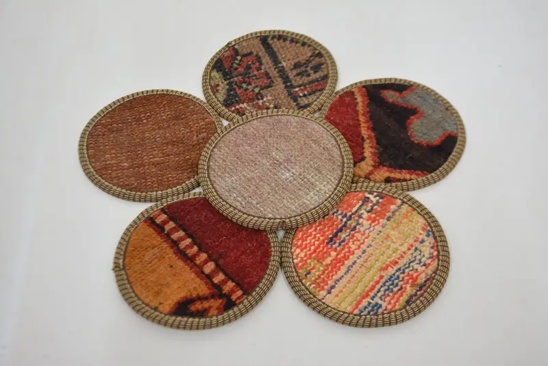 Posavasos redondo bohemio rojo y marrón, duradero y elegante.