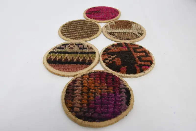 Braune und lila Untersetzer, einzigartige und rutschfeste Untersetzer
