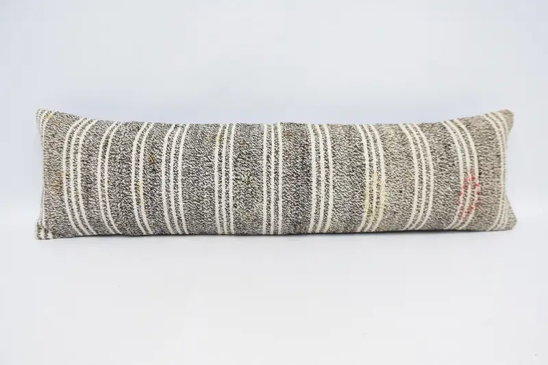 Braun-weiß gestreiftes Kissen, handgefertigtes rechteckiges Kissen