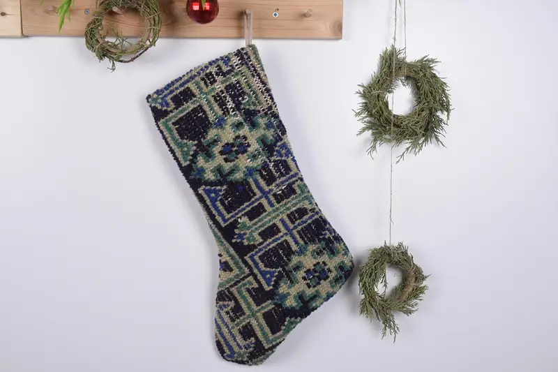 Şenlikli Noel Süsleri Deseni, 19 İnç Geniş Noel Çorabı