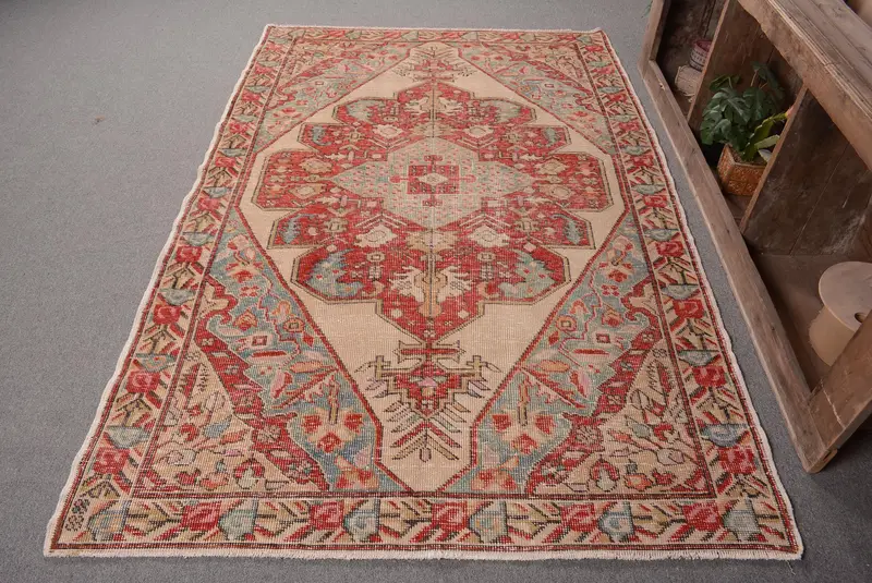 Alfombra roja y beige, diseño floral geométrico de 5x7 pies