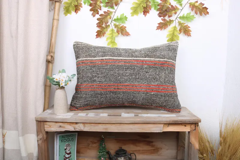 Braun-rot gestreiftes Wurfkissen, 16x24 besticktes Kissen