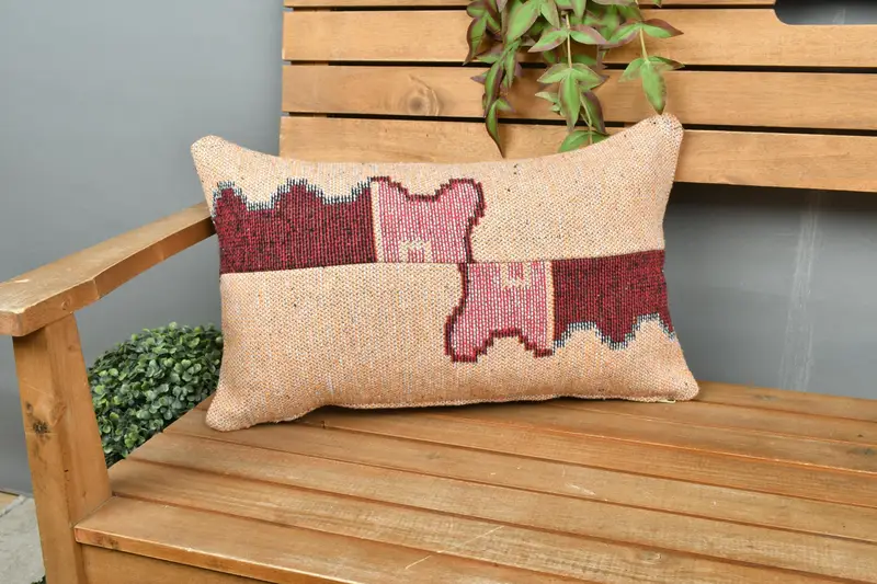 Almohada bordada del suroeste rojo, almohada de tiro vintage hecha a mano