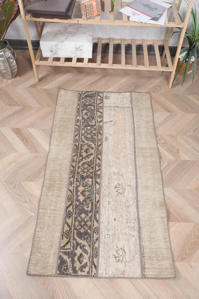 Eleganter Teppich in Beige und Lila, 6,6 x 1,2 m, botanisches Design