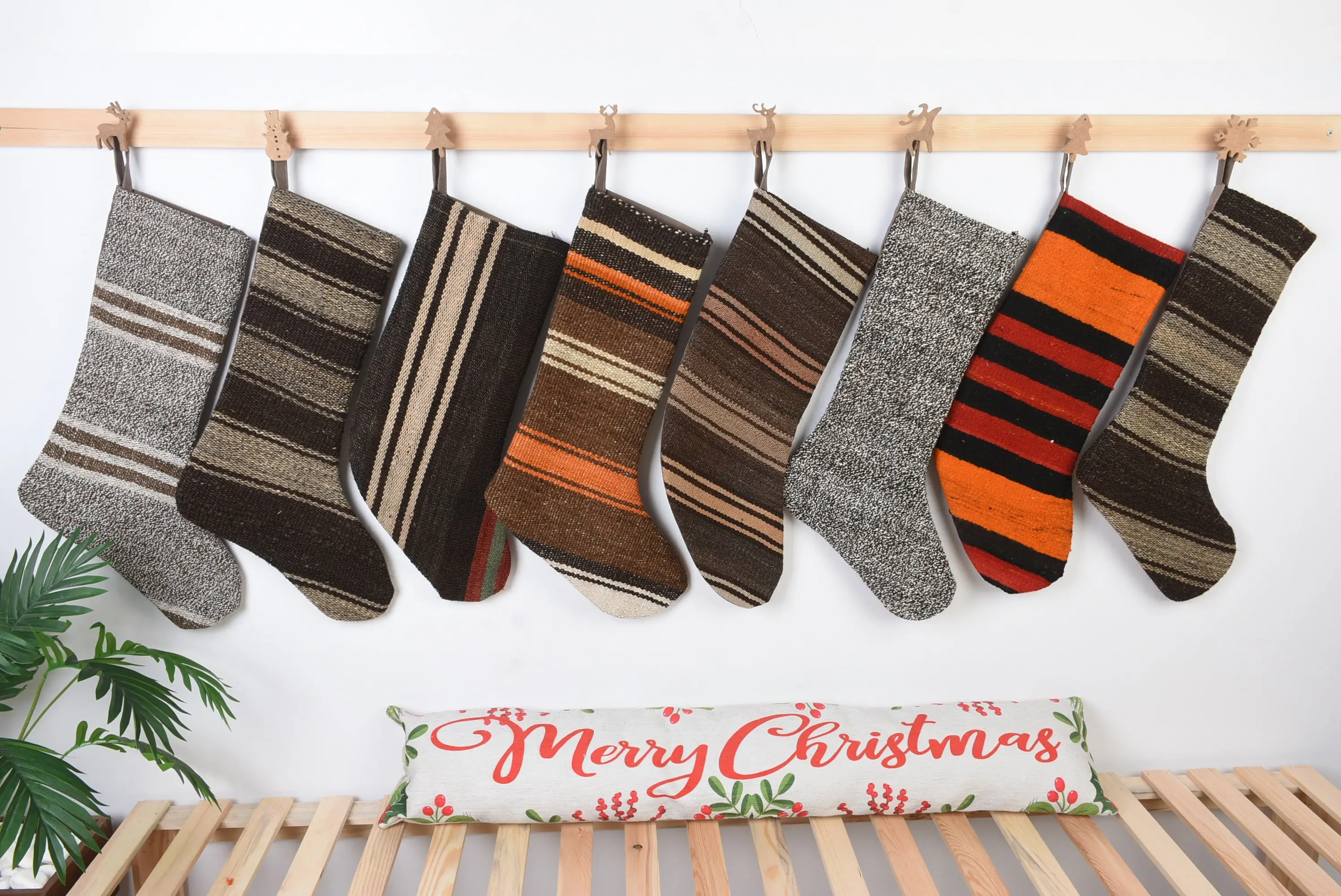 Patrón de adornos navideños, calcetín navideño de 8 pulgadas de ancho - 1