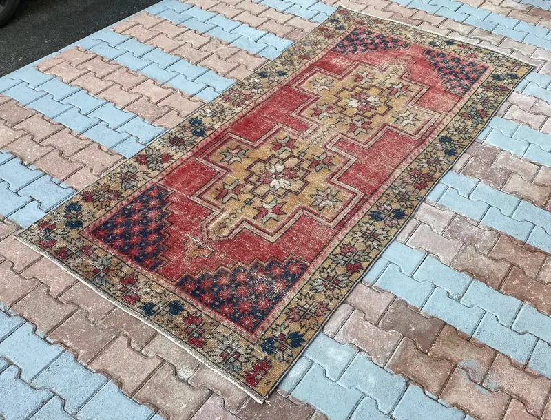 Kırmızı ve Mavi Halı, 4,1x8,7 ft Çiçek ve Geometrik Tasarım