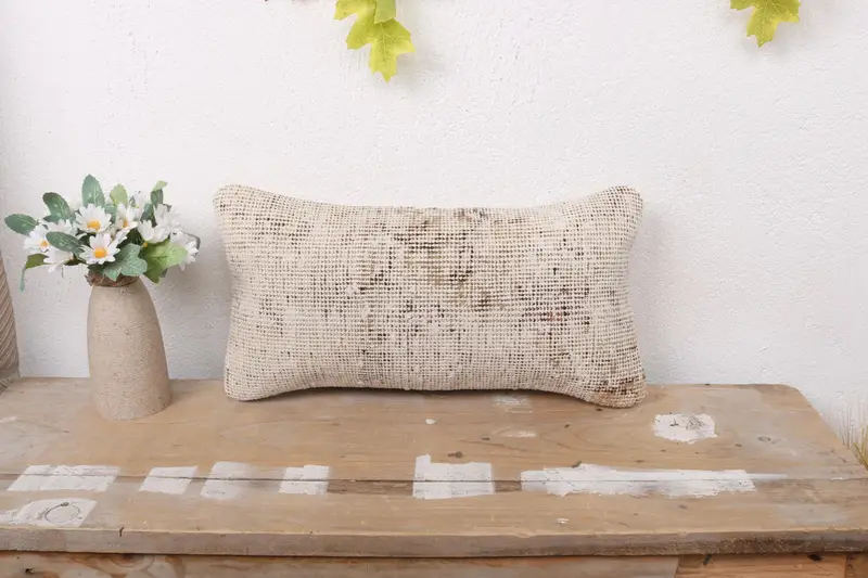 Handgefertigtes besticktes Leinenkissen, Vintage Blumenwurfkissen