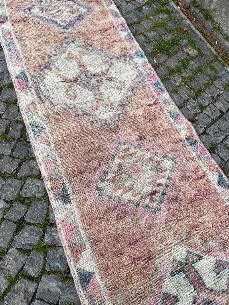 Vintage Turkish Rug 2.8x11.7 ft (85x356 cm), Herki Pink Wool Rug - 1