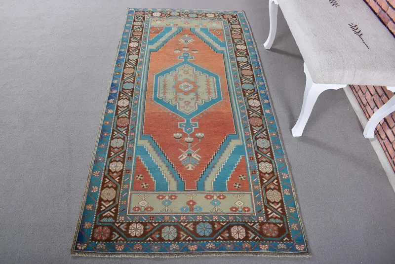 Orangefarbener und blauer Ikat-Teppich, 0,3 x 6,5 Fuß, lebendiges Dekor