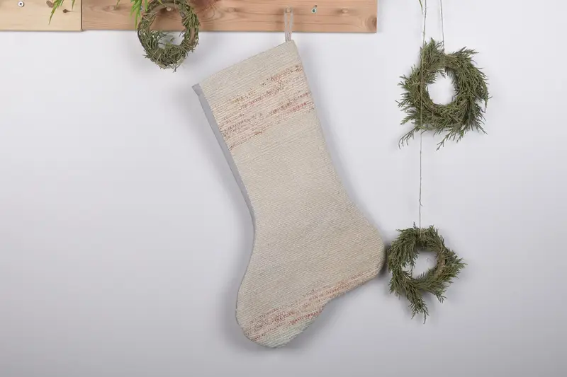 Şenlikli Noel Süsleri Deseni, 19 İnç Genişliğinde Noel Çorabı