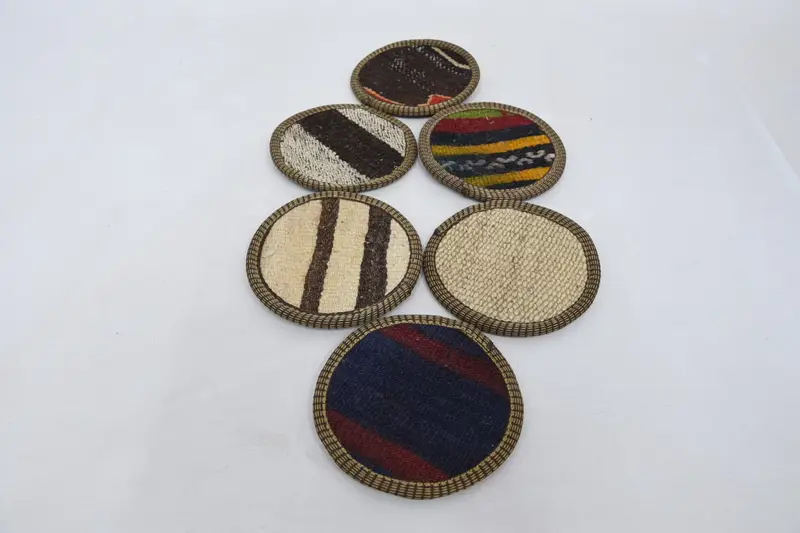 Beige und braune Untersetzer im Kelim-Stil, einzigartiges Küchendekor