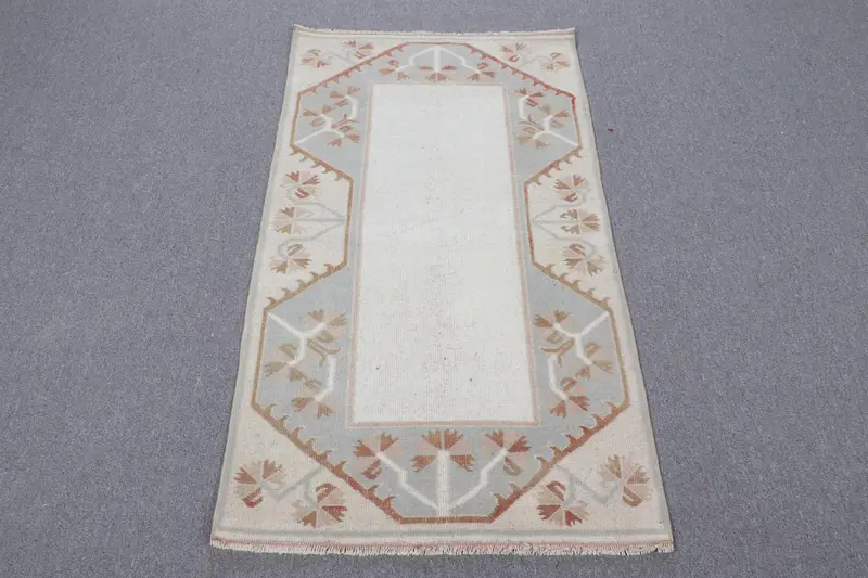 Elegant Beige Green Floral Rug, 2.5x4.5 ft Chic Decor