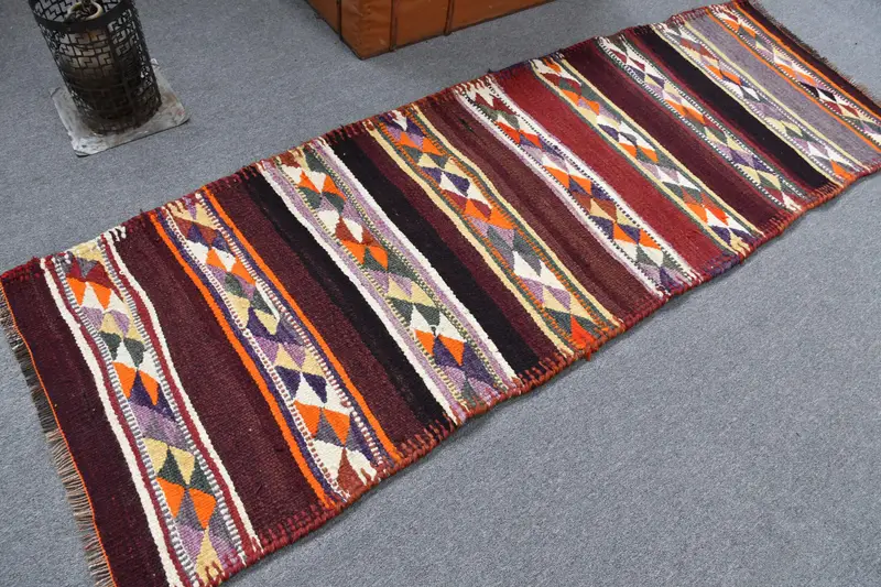 Alfombra de 2,8x8 pies, alfombra vintage turca, alfombra de lana de cuadros rojos - 1