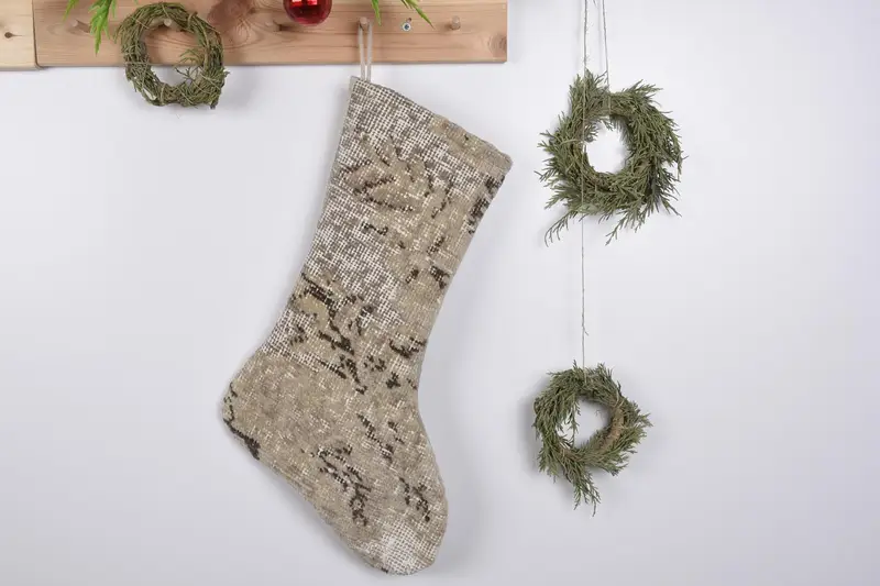 お祝いキリムクリスマスオーナメントストッキング、コージーホリデーチャームストッキング