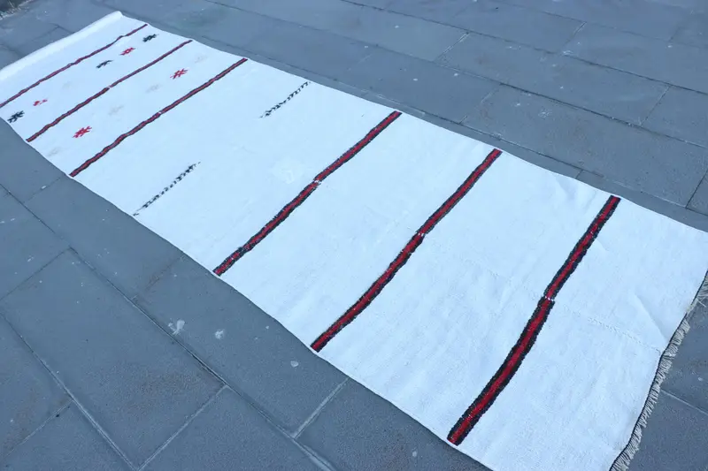 Vintage Halı, Yolluk 3.1x11 ft Türk Halısı, Beyaz Kırmızı Puantiyeli Yün Halı - 1