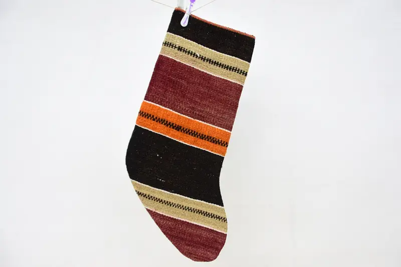 Kırmızı ve Turuncu Noel Süsleri Çorabı, Şenlikli Tatil Çorabı