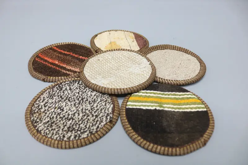 ボヘミアンラウンドコースター、白と茶色のドリンクコースター