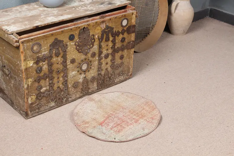 Alfombra naranja 1,7x1,7 ft, estampado oriental y detalles en beige