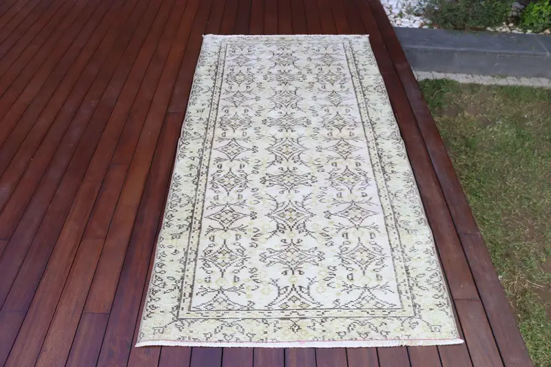 3.3x6.6 ft Accent Vintage Rug, White Floral Turkish Rug - 1