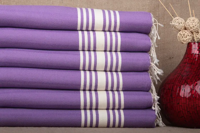 Toalla de algodón orgánico a rayas Peshtemal morado, 36x63 pulgadas