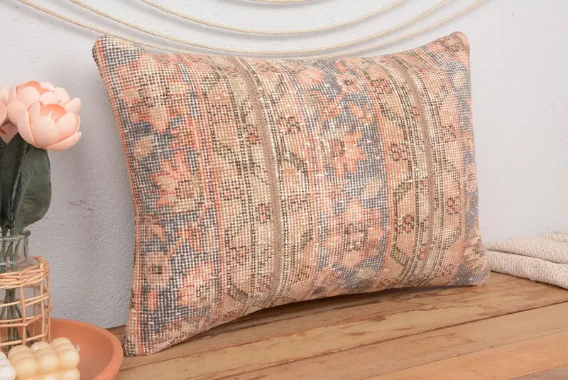 Beige & grünes Patchwork-Wurfkissen, handgefertigtes besticktes Kissen