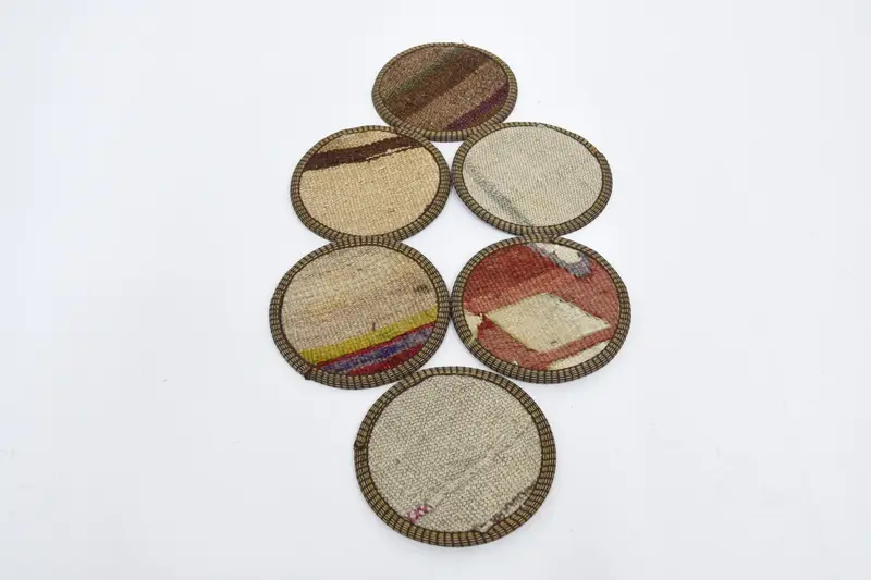 Bej ve Kırmızı Çizgili Bardak Altlığı, Dayanıklı Dokuma Halı Bardak Altlığı