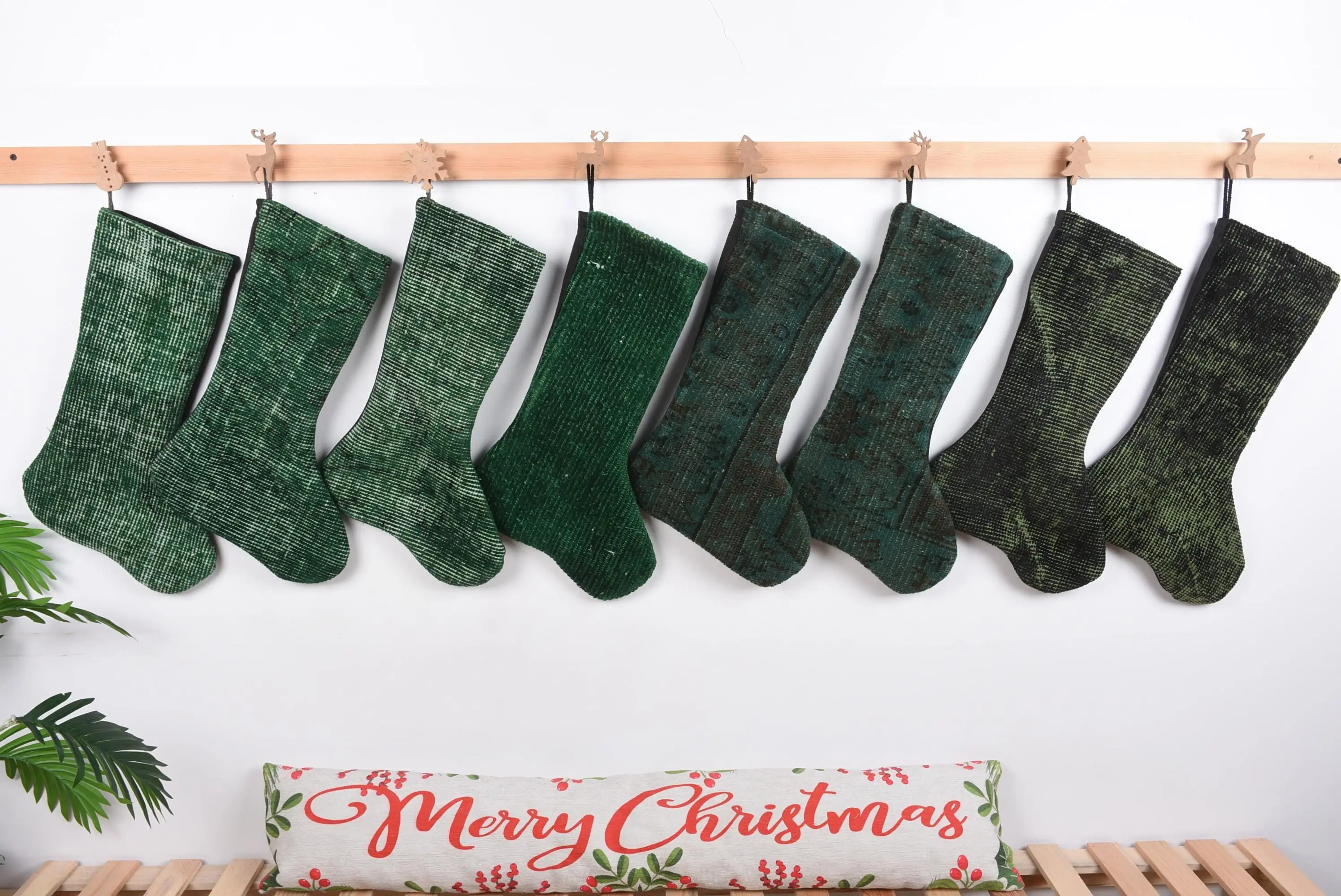 Kahverengi ve Yeşil Noel Süsleri Çorabı, Şenlikli Şömine Dekoru - 1