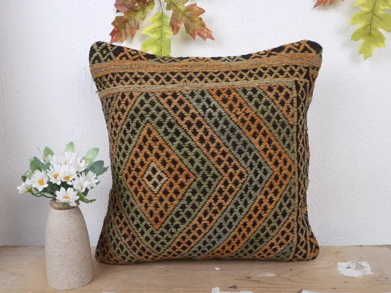 Handgefertigtes besticktes Kissen in Grün und Beige, geometrisches Vintage-Kissen