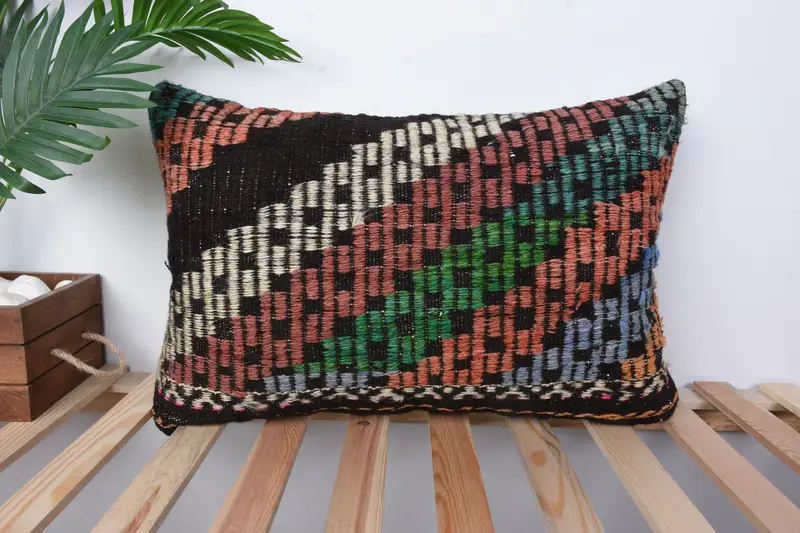 Braunes und rotes geometrisches Kissen, Vintage besticktes Kissen