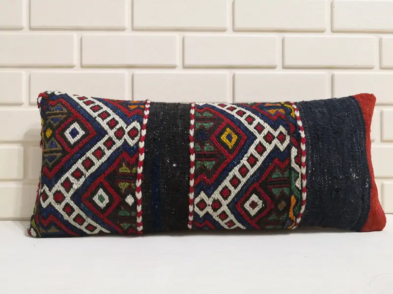 Handgefertigtes geometrisches Wollkissen in Rot und Bronze, rechteckiges Vintage-Kissen