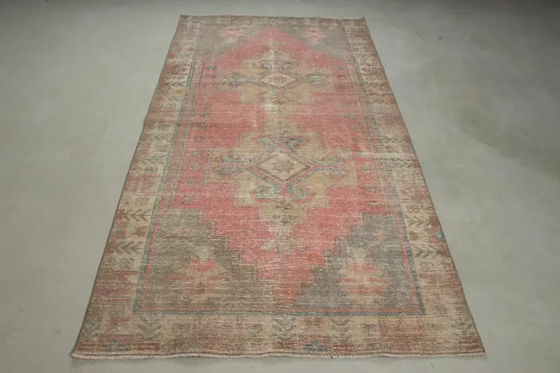 レッド&イエローのパッチワークラグ、4.1x8.3フィートのシックな装飾