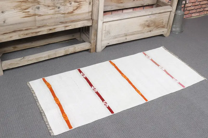 Alfombra turca pequeña de 1,7x3,9 pies, alfombra vintage de camuflaje blanco - 1