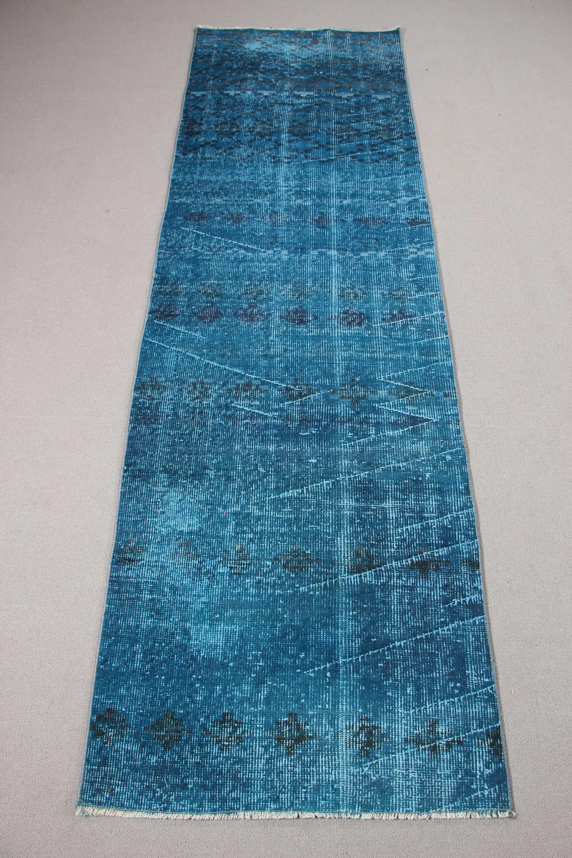 Vintage 2,4x8,2 ft Teppich, türkischer Läuferteppich, blau-schwarzer Blumenteppich - 1